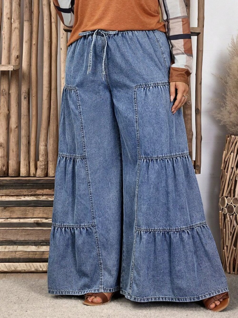 Light Wash Women's Plus Size Washed Wide Leg Jeans - Picture 6 of 6